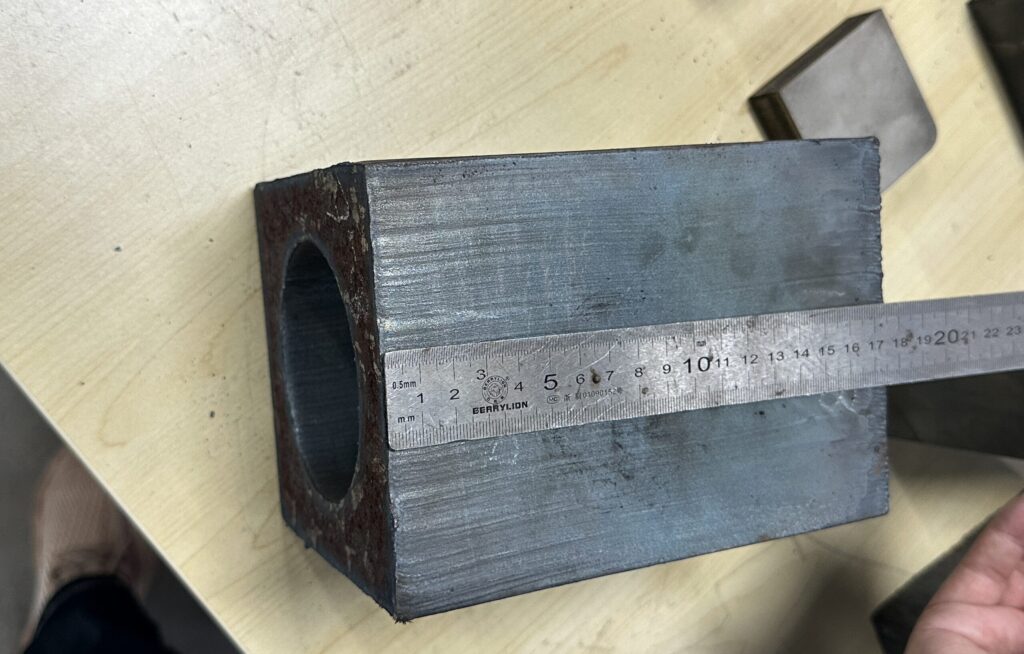 Fiber Laser Cutting Machine vs Plasma Cutter: Which One Works Better for Thick Carbon Steel