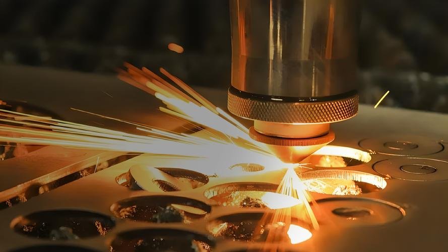 How to Choose Auxiliary Gas for Fiber Laser Metal Cutting